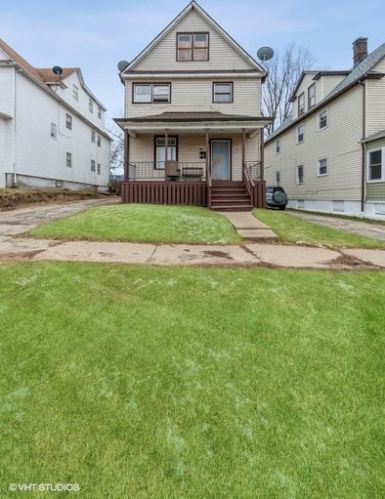 615 May St, Waukegan, IL 60085-9314