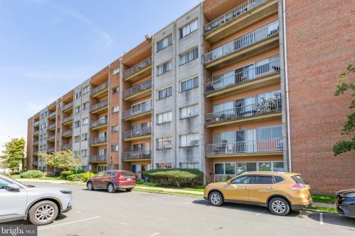 5851 Quantrell Ave, Alexandria VA 22312-2718 exterior