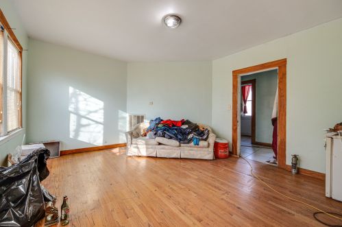 7448 Kenwood Ave, Chicago IL 60619-1427 exterior