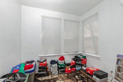 7029 Artesian Ave, Chicago IL 60629-1423 exterior