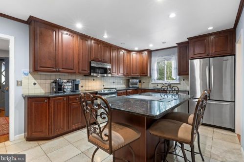 441 Moreland Rd, Huntingdon Valley PA 19006-7803 exterior