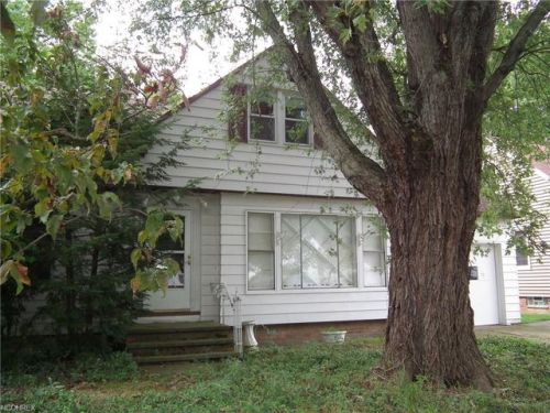 1004 Learidge Rd, Cleveland, OH 44124-1142