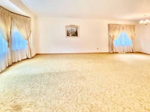 4546 Oakview St, Chicago, IL 60656-4136