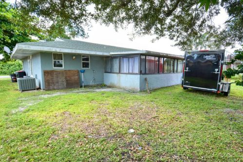 1450 Portillo Rd, Fort Pierce FL 34952-4984 exterior