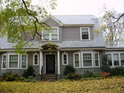 17 Vineyard Rd, Newton, MA 02459-1003