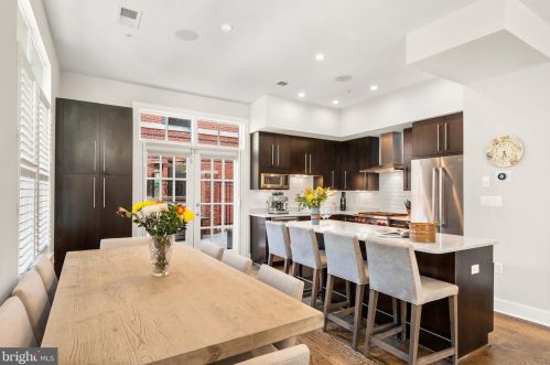 1127 Royal St, Alexandria VA  22314-1406 exterior