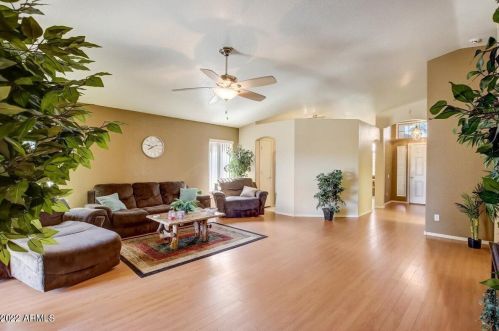 530 Bluefield Ave, Phoenix AZ 85032-1420 exterior