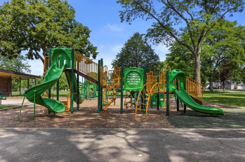 2649 65, Milwaukee WI 53214-1721 exterior