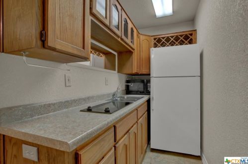 9335 Gloxinia Dr, San Antonio TX 78266-2530 exterior