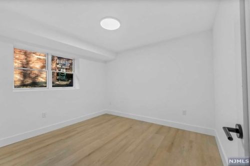 152 Morningside Ln, Palisades Park NJ 07650-1918 exterior