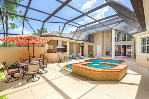 3660 7th Ave, Naples, FL 34117-4150