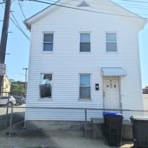6 Bailey Ct, Providence, RI 02909-2705