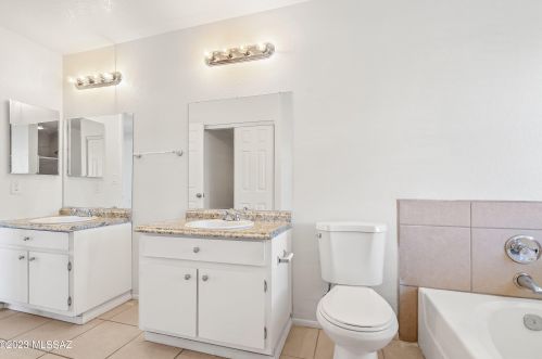 7209 Avenida Del Nopal, Tucson AZ  85746-7954 exterior