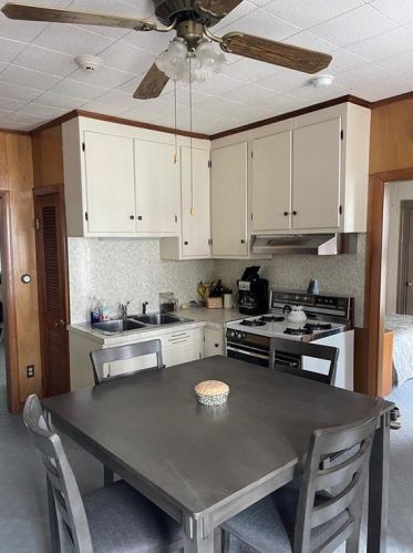 454 Winter St, Woonsocket RI 02895-1176 exterior