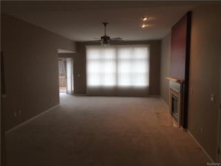 43420 Creek Dr, Clinton Twp MI  48038-4852 exterior