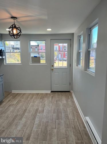 2545 Marshall St, Philadelphia PA 19148-4633 exterior