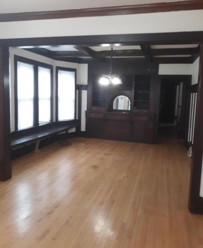 2123 48th St, Milwaukee, WI 53208-1102