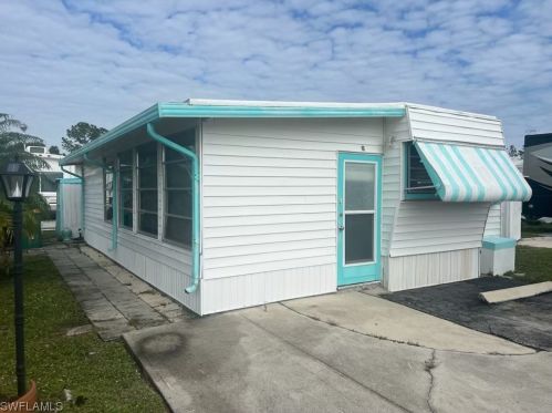 16 Jade Dr, Naples FL 34114-8214 exterior