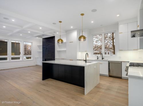 2129 Maplewood Ave, Chicago IL  60647-4148 exterior