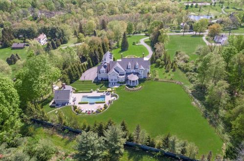 417 Ridgebury Rd, Ridgefield, CT 06877-1412