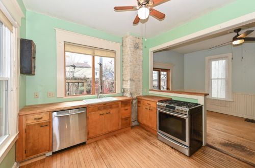 309 Mineral St, Milwaukee WI 53204-1739 exterior