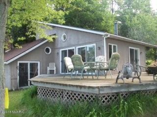 6600 Bluegill Ln, Delton, MI 49046-9315