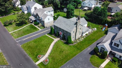 5 Lexington Ave, Pittsburgh PA 15215-3218 exterior