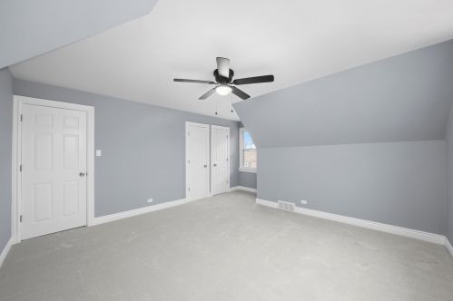 8247 Oglesby Ave, Chicago IL  60617-1927 exterior