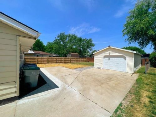 7926 Denver Ave, Milwaukee WI  53223-4940 exterior