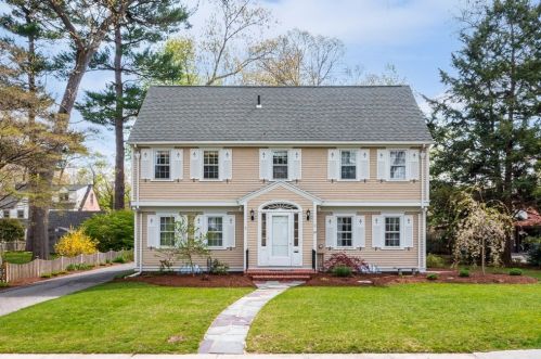 19 Chatham Rd, Springfield, MA 01106-1203