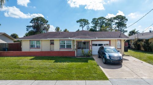 244 Thornhill Dr, Fort Pierce, FL 34984-3743
