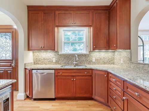 190 Bolling Rd, Atlanta GA 30305-3104 exterior