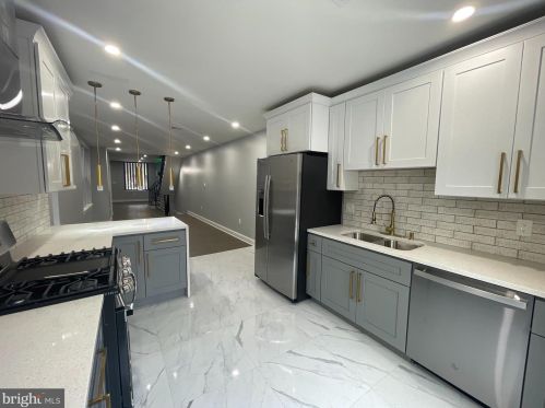 1617 Allengrove St, Philadelphia PA  19124-2729 exterior