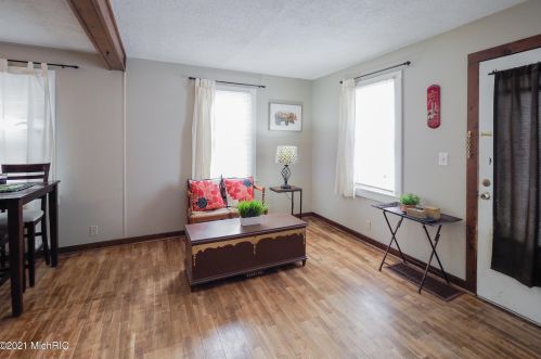 5422 Collingwood Ave, Kalamazoo, MI 49004-1524