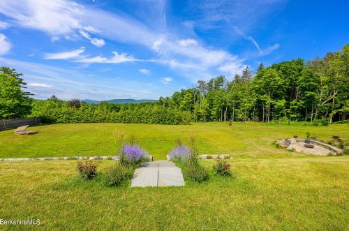 2 Kemble St, Lenox MA 01240-2816 exterior