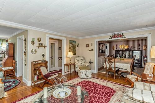 66 Ave, Valley Stream NY 11580-3230 exterior