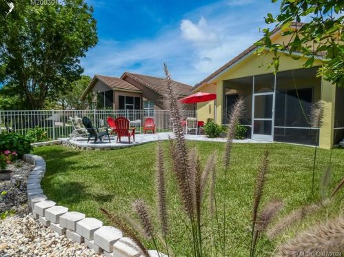 9780 Lindale Trace Blvd, Fort Pierce FL  34987-2411 exterior