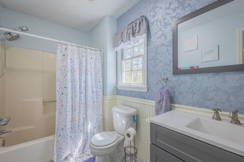 2802 Emerson Lake Dr, Lithonia GA  30078-6642 exterior