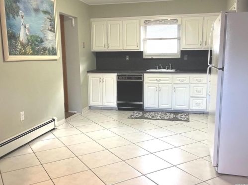 144 Clearstream Ave, Valley Stream, NY 11580-5142