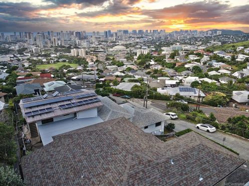 1541 Alencastre St, Honolulu HI 96816-1903 exterior