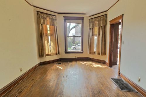 4639 Emerald Ave, Chicago, IL 60609-4413