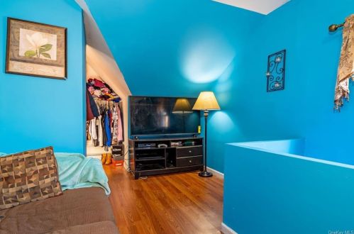 141 10th Ave, Mount Vernon NY 10550-4304 exterior