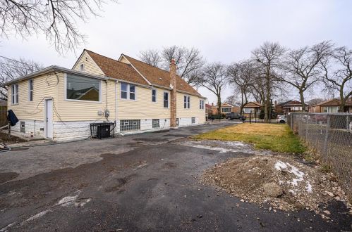 9211 Normal Ave, Chicago IL 60620-2327 exterior