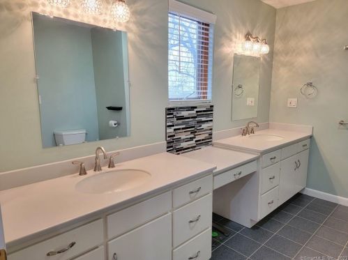 39 Nicole Rd, New Britain CT  06053-1475 exterior