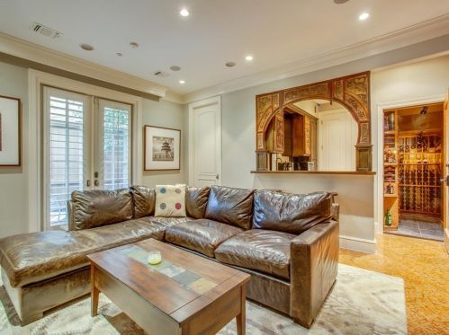 3340 Blackburn St, Dallas TX  75204-1531 exterior