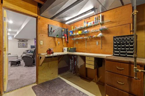 3633 100, Milwaukee WI 53222-2430 exterior