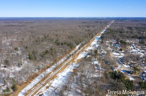 4085 Nicholl Ave, Meskegon MI 49444-3633 exterior