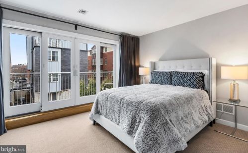 122 Christian St, Philadelphia PA 19147-3612 exterior