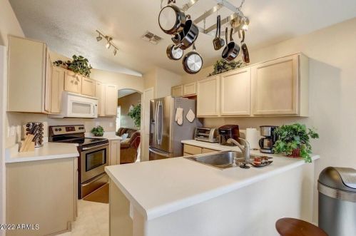 530 Bluefield Ave, Phoenix AZ 85032-1420 exterior