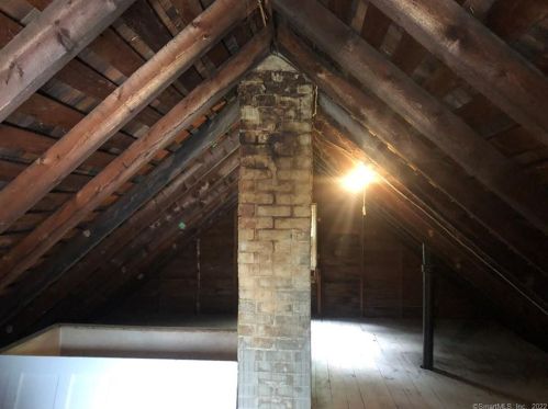 33 Sunrise Ave, New Britain CT  06051-2120 exterior